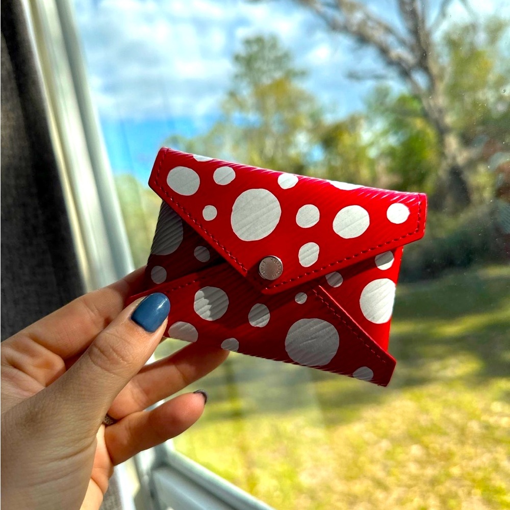 SOLD ON ANOTHER PLATFORM